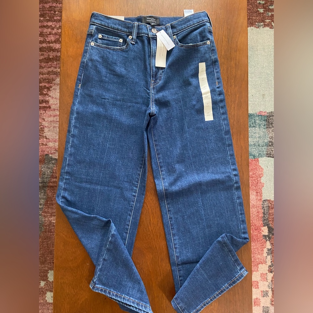 NWT Women’s Banana Republic Factory Classic Blue Women's Jeans Size 27